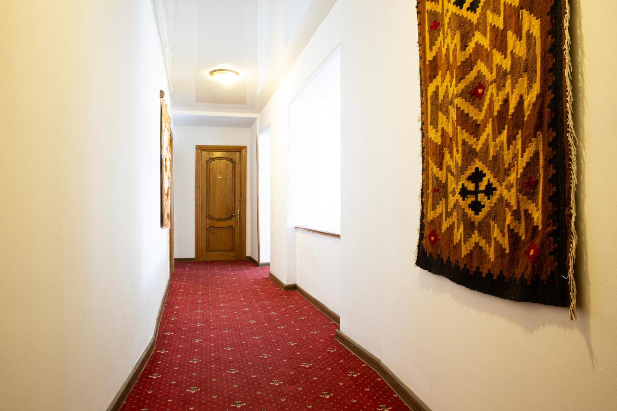 Hotel Diplomat Tbilisi Exteriör bild