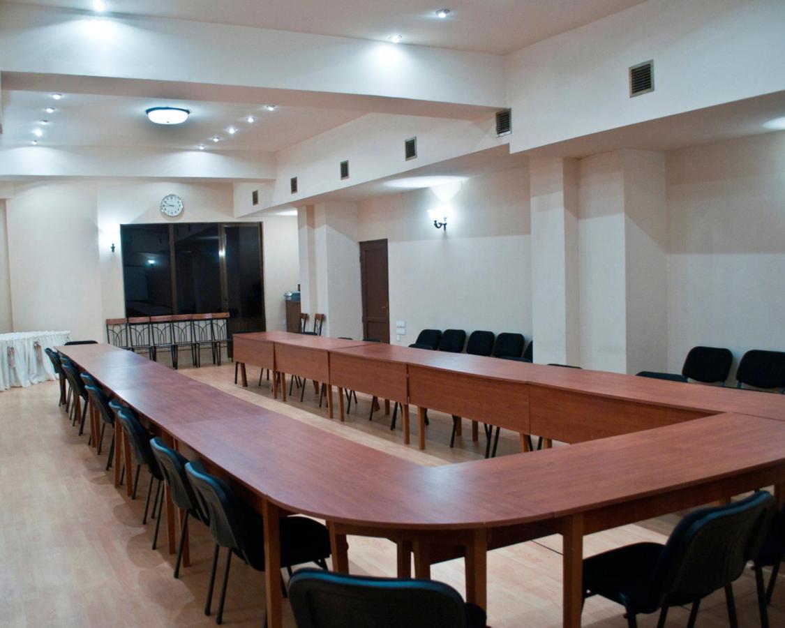 Hotel Diplomat Tbilisi Exteriör bild